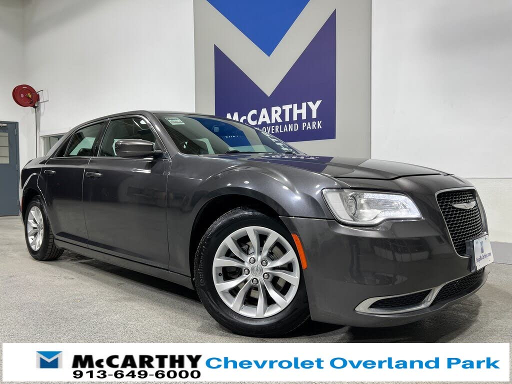 2015 Chrysler 300 Limited RWD
