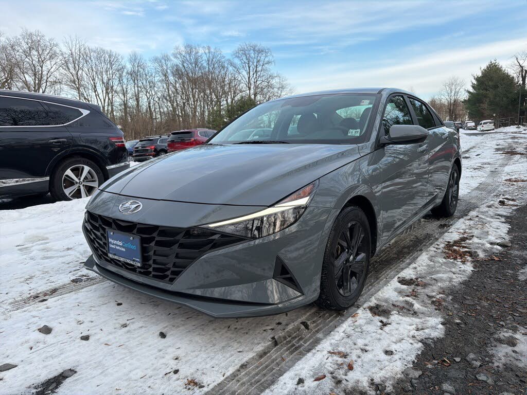 2023 Hyundai Elantra SEL FWD