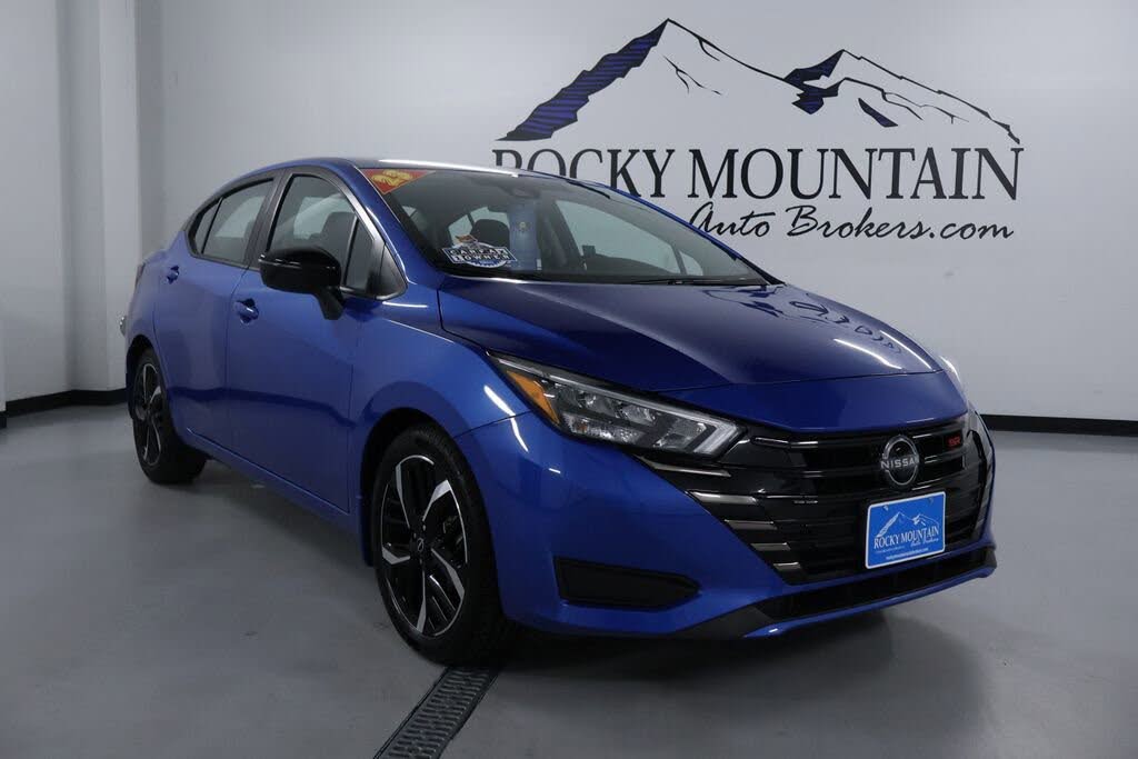 2023 Nissan Versa SR FWD