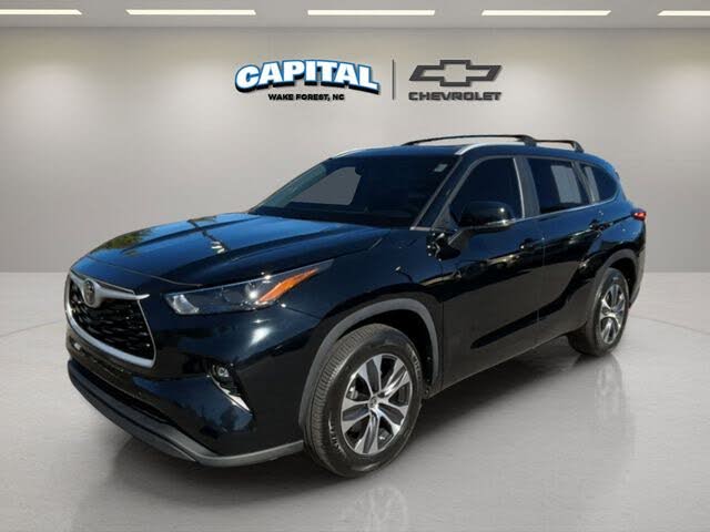 2023 Toyota Highlander XLE FWD