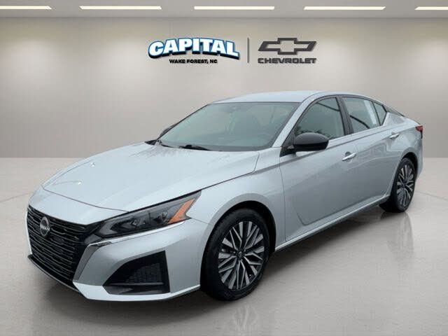 2024 Nissan Altima 2.5 SV FWD