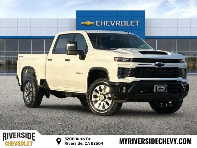 2026 Chevrolet Silverado 2500HD Custom Crew Cab 4WD