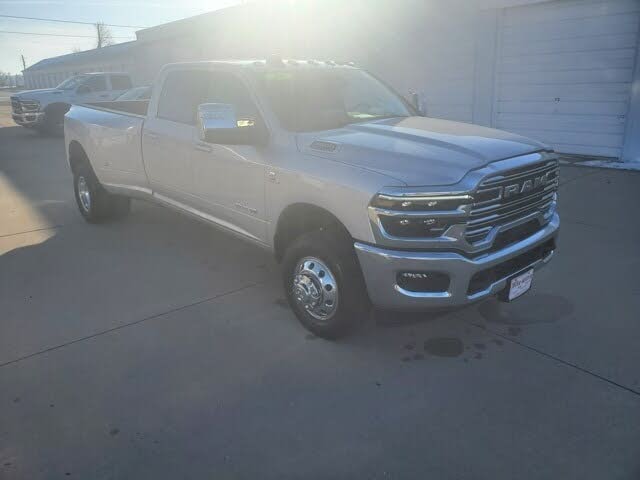 2026 RAM 3500 Laramie Crew Cab LB DRW 4WD