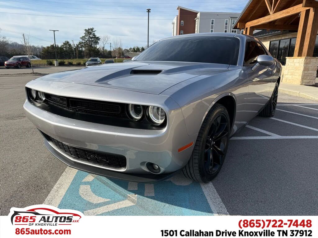 2018 Dodge Challenger SXT RWD