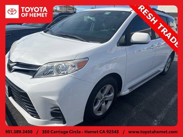 2019 Toyota Sienna LE 7-Passenger FWD with Auto-Access Seat