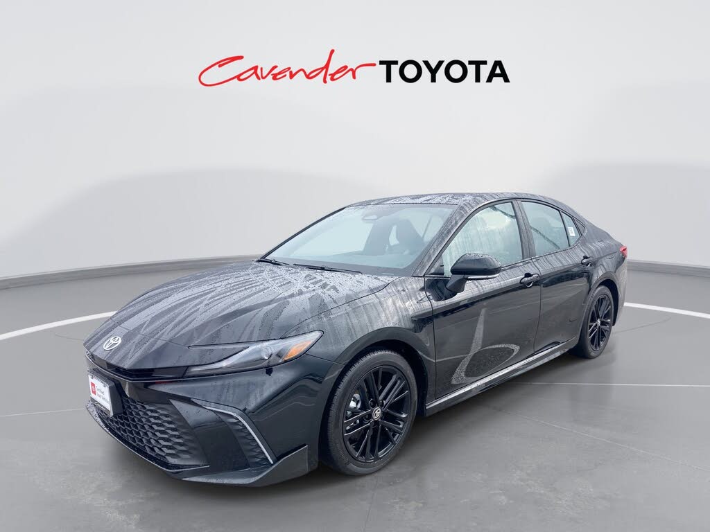 2026 Toyota Camry SE FWD