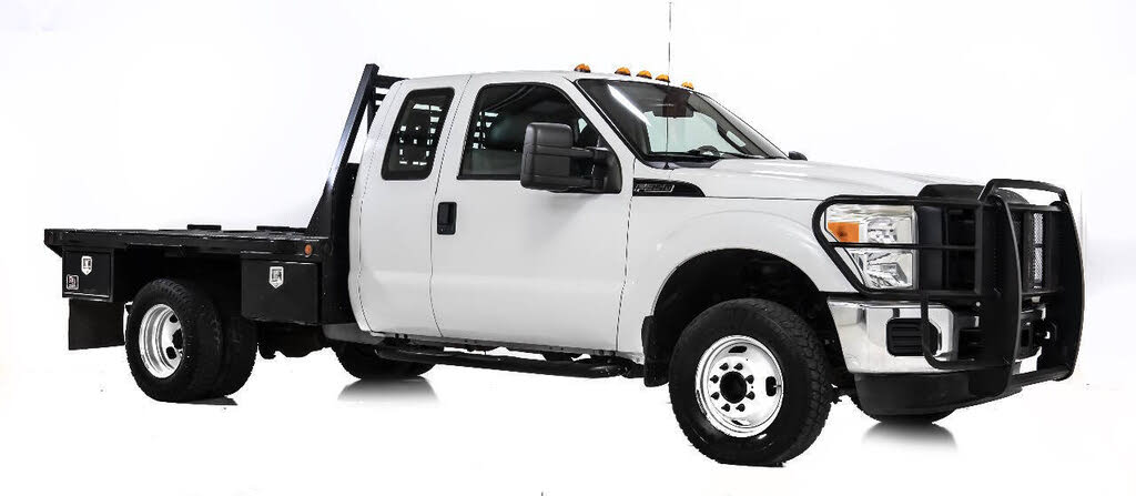 2011 Ford F-350 Super Duty Chassis XL SuperCab DRW 4WD