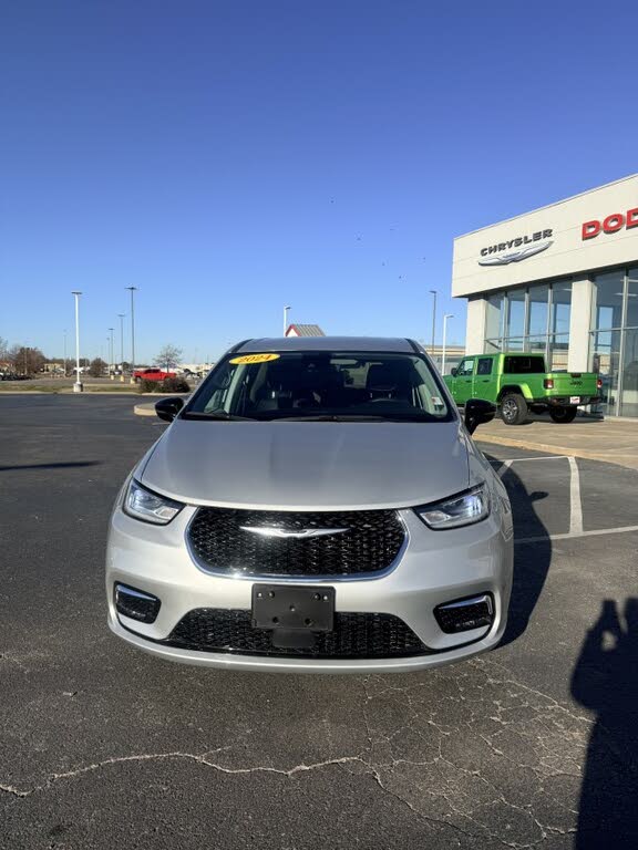 2024 Chrysler Pacifica Touring L FWD