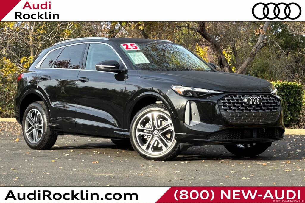 2025 Audi Q5 quattro Premium 40 TFSI