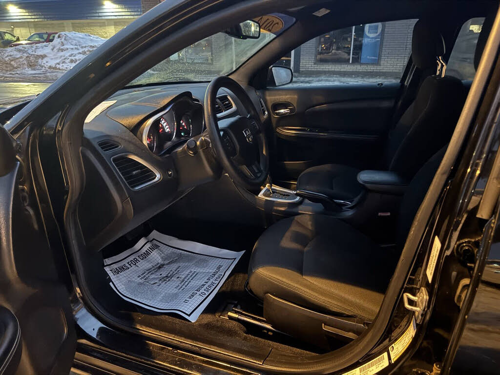 2014 Dodge Avenger V6 SE FWD