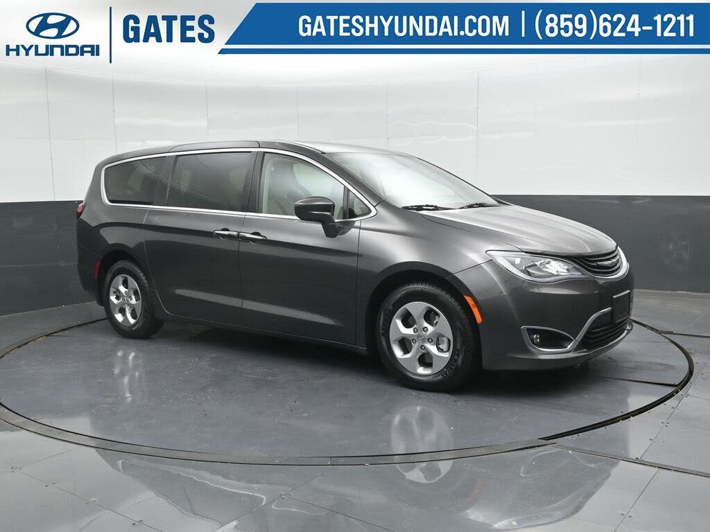 2017 Chrysler Pacifica Hybrid Touring Plus FWD