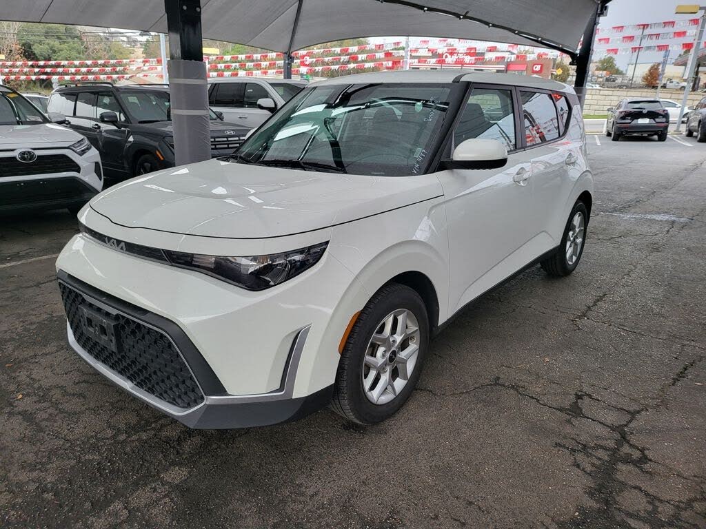 2023 Kia Soul LX FWD