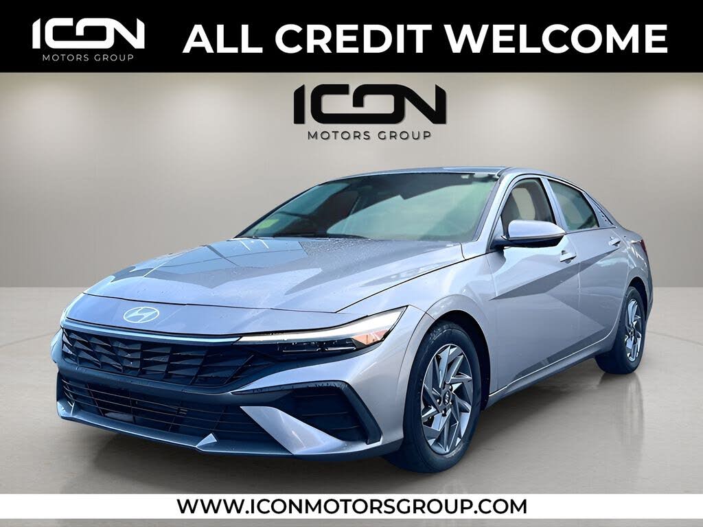 2024 Hyundai Elantra SEL FWD