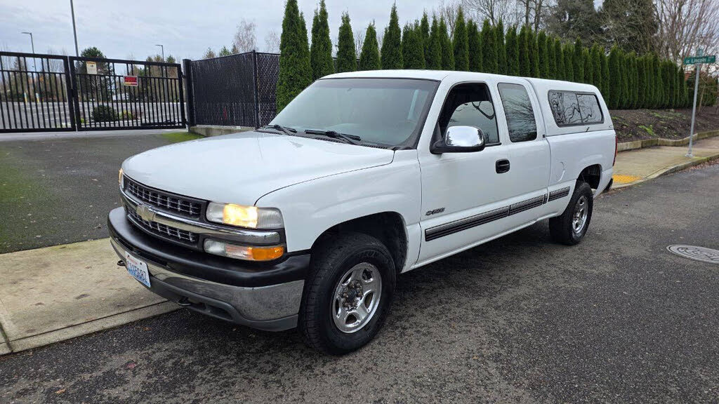 2001 Chevrolet Silverado 1500 LS Extended Cab LB 4WD