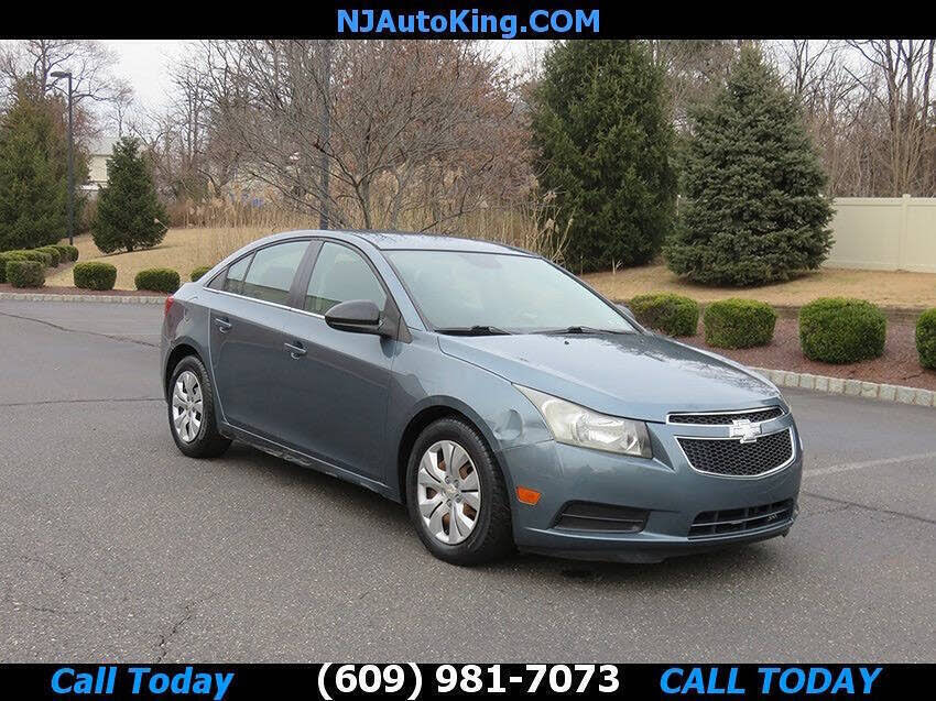 2012 Chevrolet Cruze LS Sedan FWD