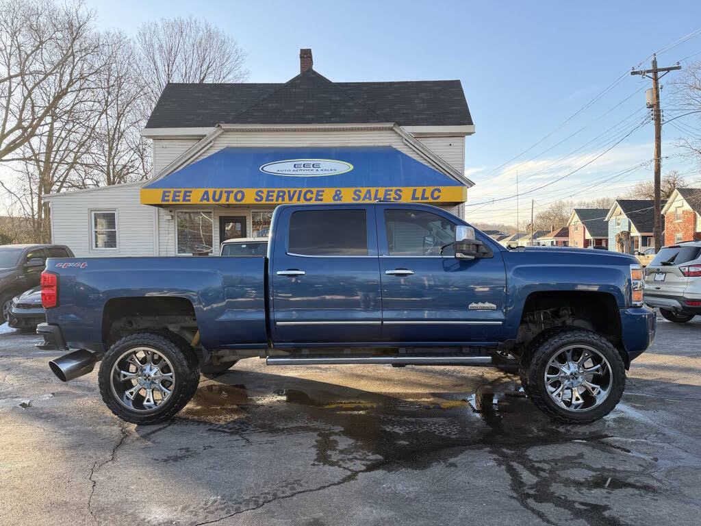 2015 Chevrolet Silverado 2500HD High Country Crew Cab 4WD
