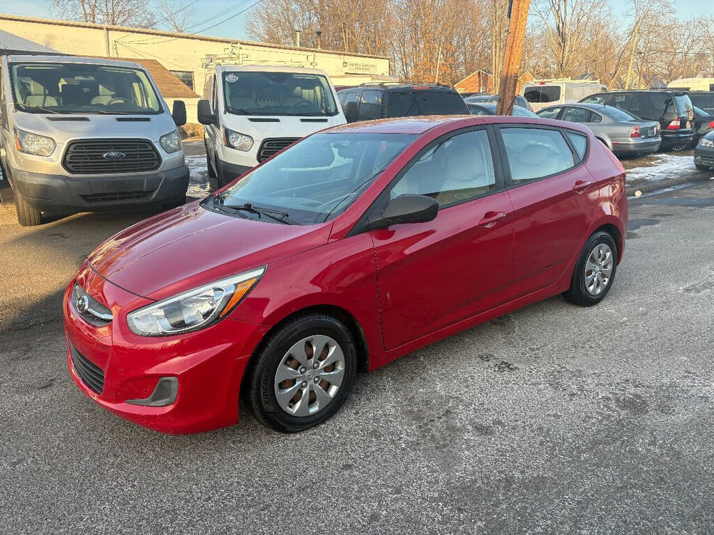 2017 Hyundai Accent SE 4-Door Hatchback FWD