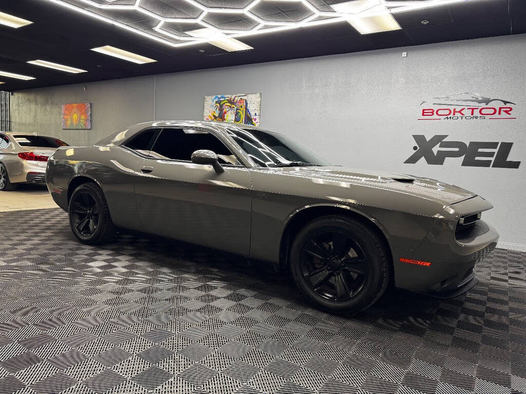 2019 Dodge Challenger SXT RWD