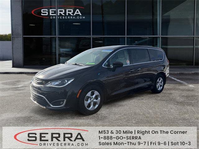 2018 Chrysler Pacifica Hybrid Touring Plus FWD