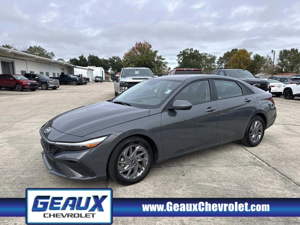 2024 Hyundai Elantra SEL FWD