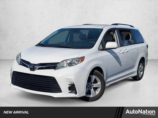 2020 Toyota Sienna LE 7-Passenger FWD with Auto-Access Seat