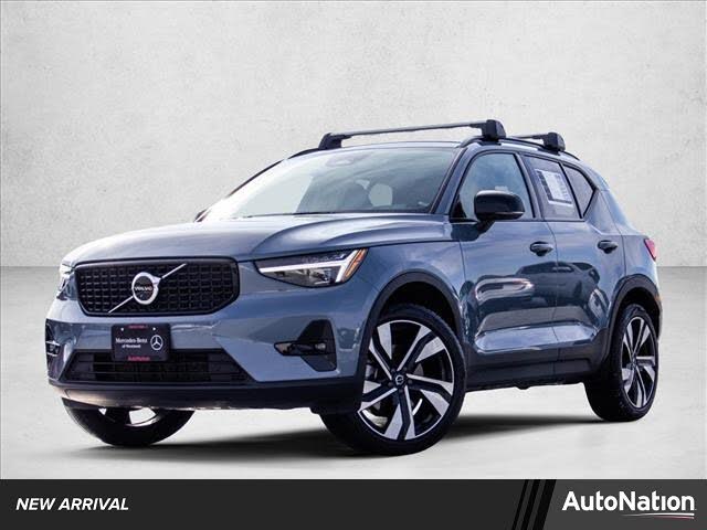 2023 Volvo XC40 B5 Ultimate Dark Theme AWD