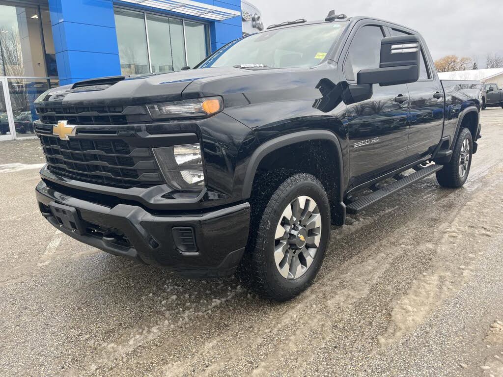 2024 Chevrolet Silverado 2500HD Custom Crew Cab 4WD