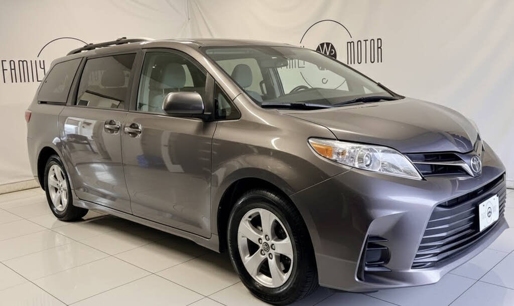 2018 Toyota Sienna LE 8-Passenger FWD