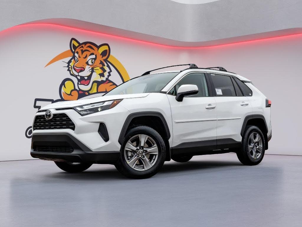 2025 Toyota RAV4 XLE FWD
