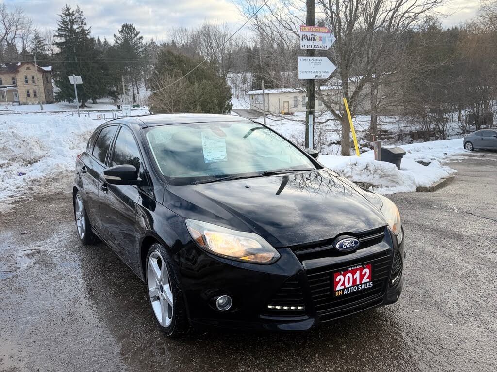 Ford Focus Titanium Hatchback 2012