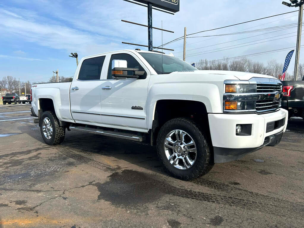 2015 Chevrolet Silverado 2500HD High Country Crew Cab 4WD