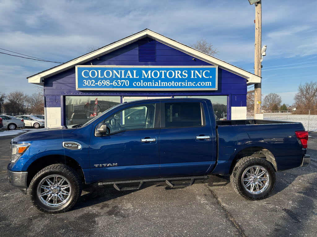 2017 Nissan Titan SV Crew Cab 4WD