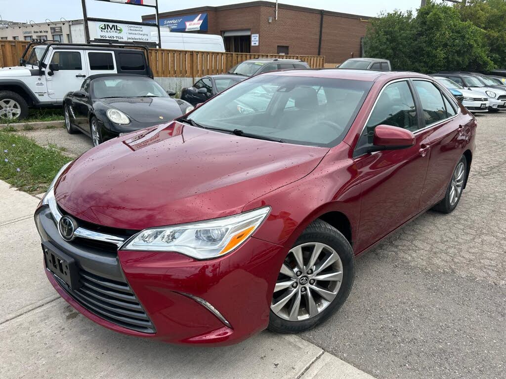 Toyota Camry XLE V6 2017