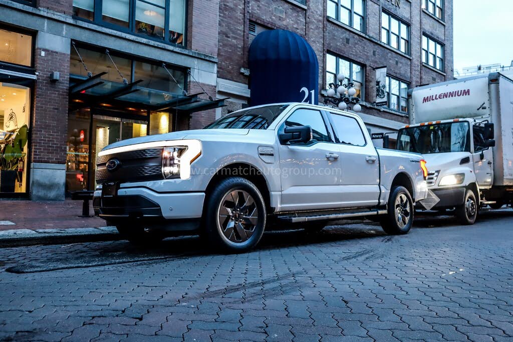 Ford F-150 Lightning XLT SuperCrew AWD 2023