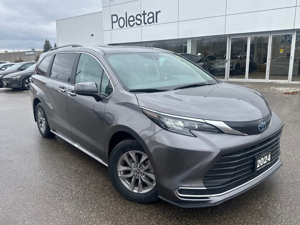 2024 Toyota Sienna XLE 8-Passenger FWD
