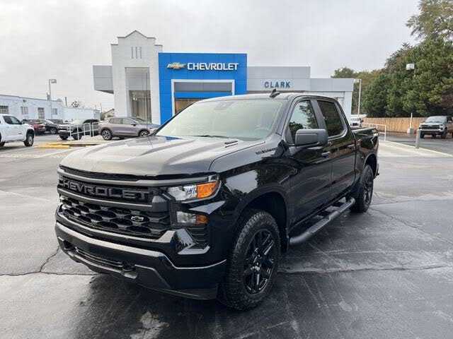 2026 Chevrolet Silverado 1500 Custom Crew Cab 4WD