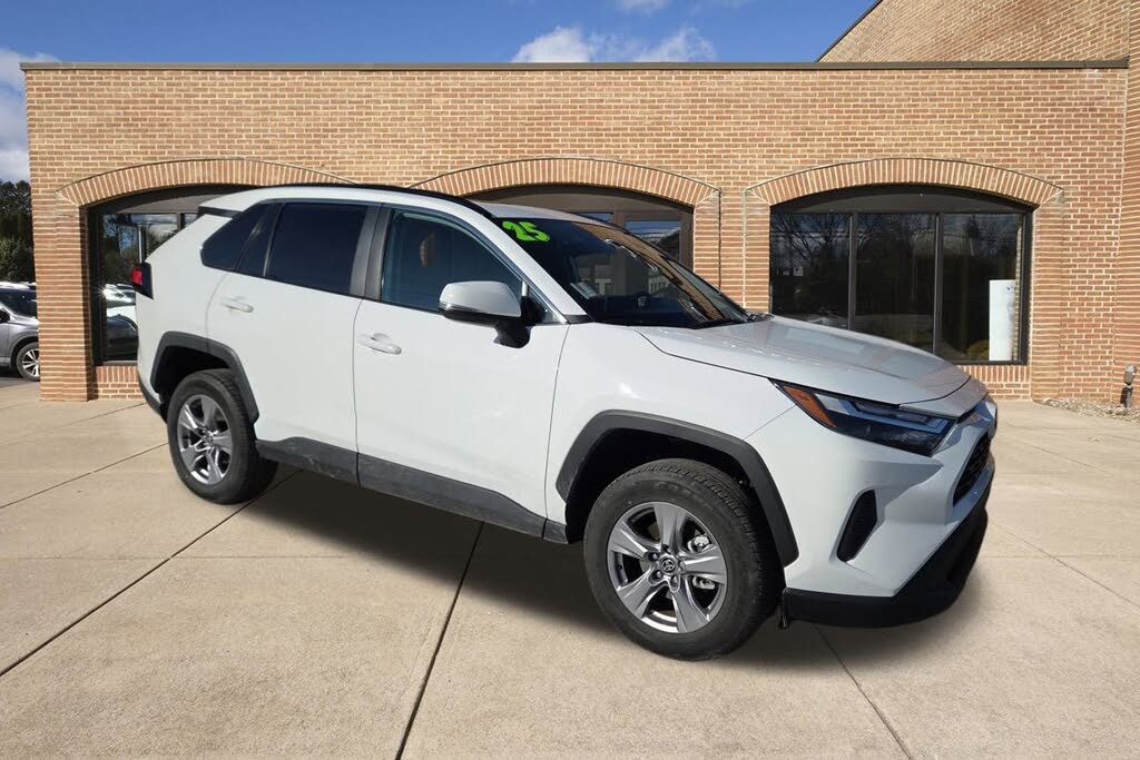 2025 Toyota RAV4 XLE AWD