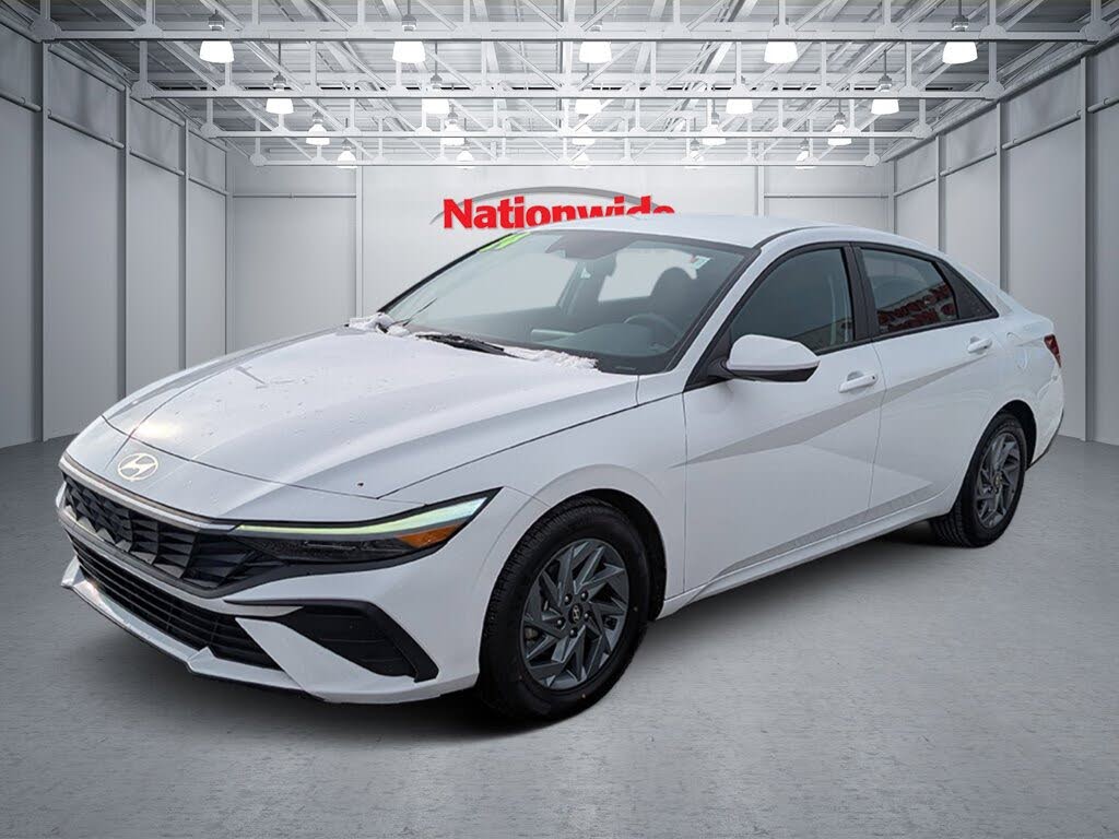 2024 Hyundai Elantra SEL FWD