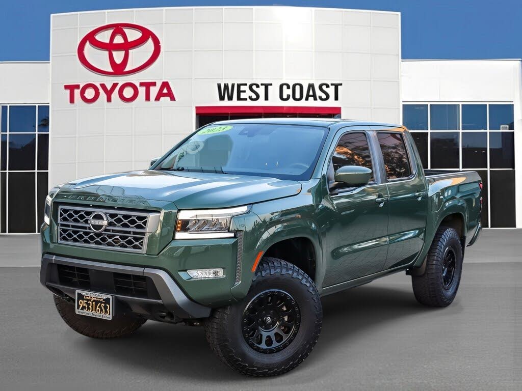 2023 Nissan Frontier SV Crew Cab 4WD