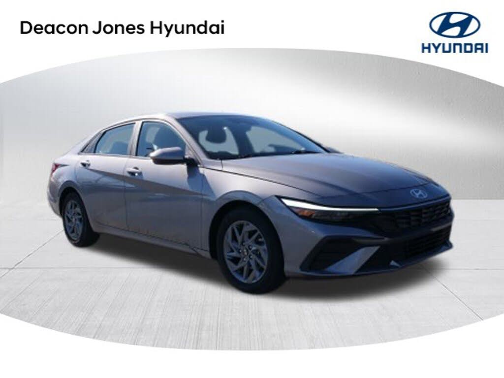 2024 Hyundai Elantra SEL FWD