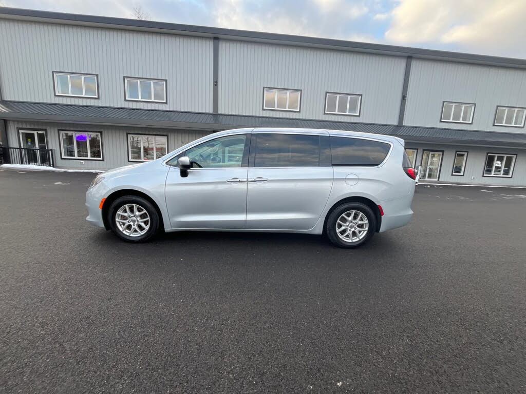 2023 Chrysler Grand Caravan SXT FWD