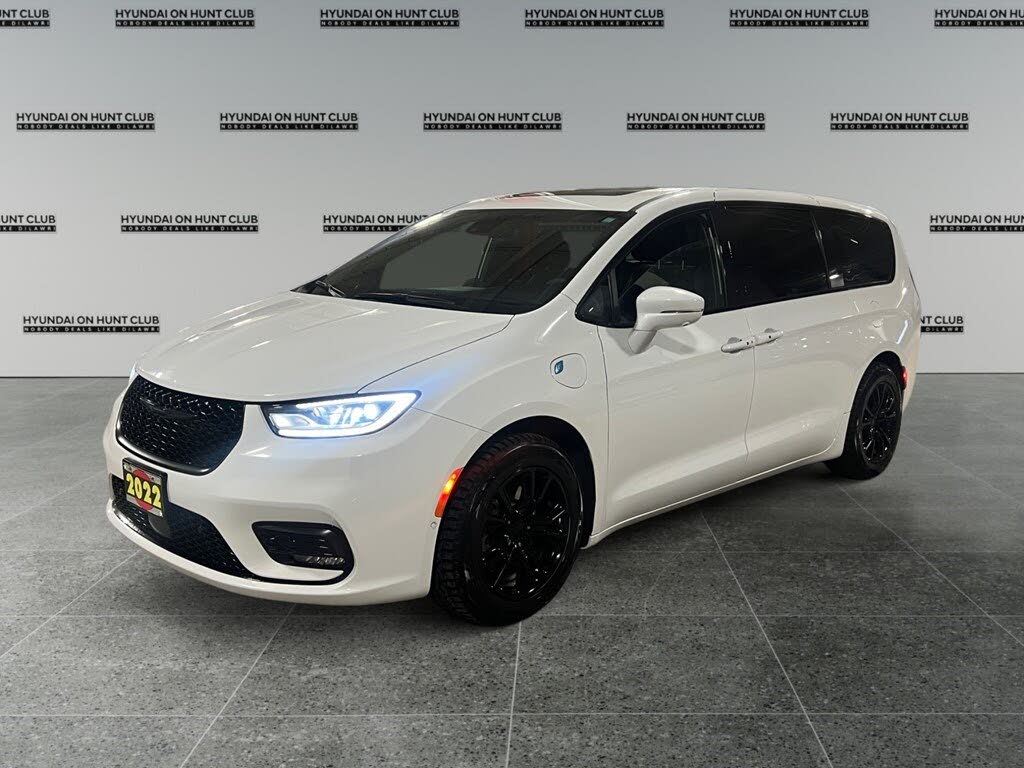 2022 Chrysler Pacifica Hybrid Limited FWD
