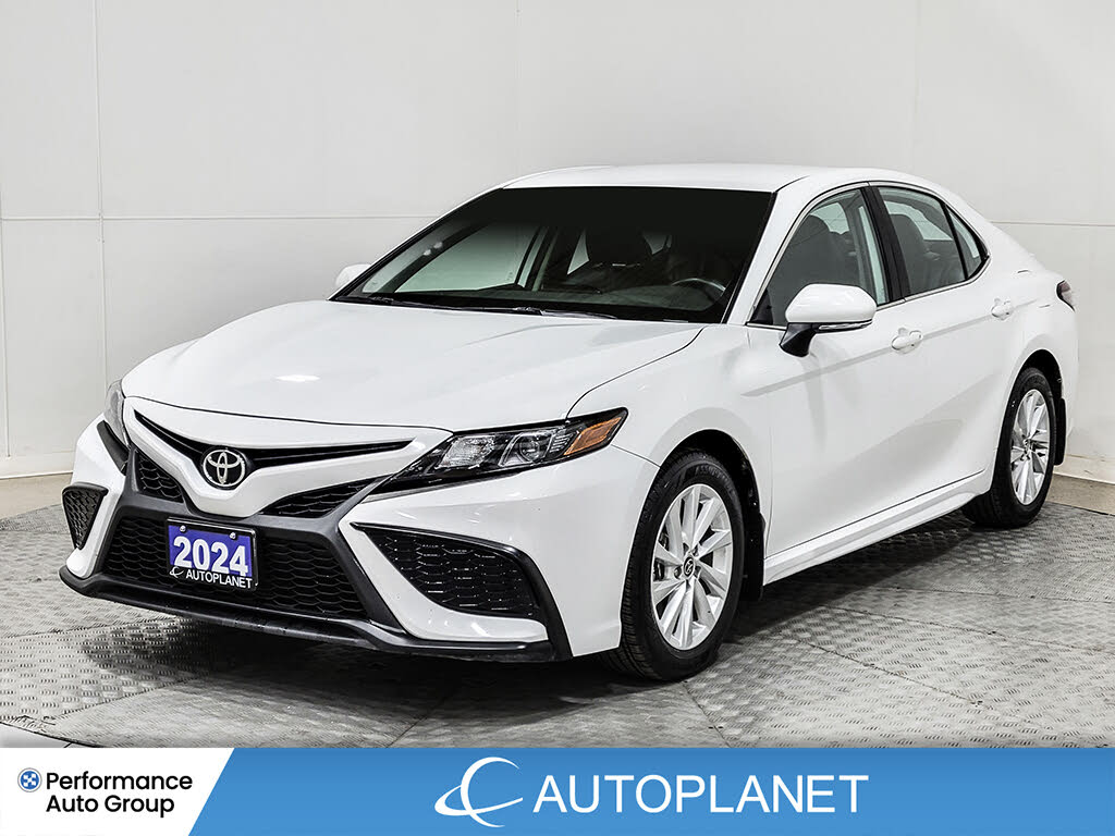 Toyota Camry SE FWD 2024