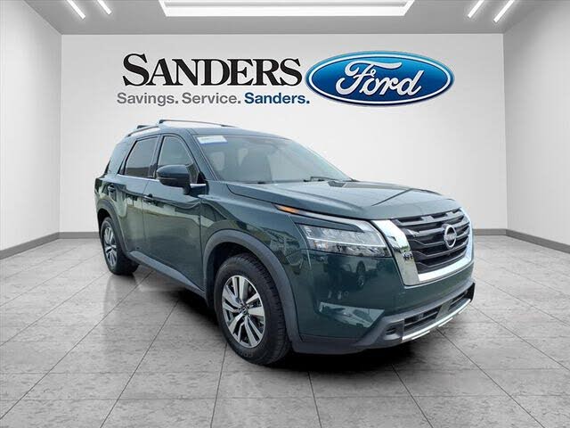 2023 Nissan Pathfinder SL 4WD