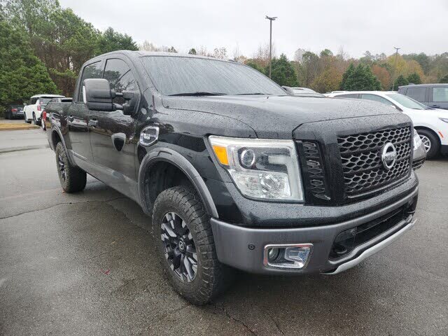 2017 Nissan Titan PRO-4X Crew Cab 4WD