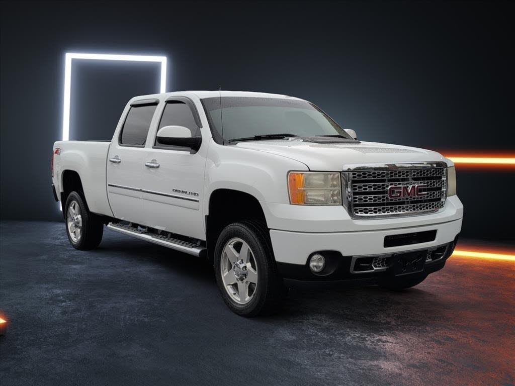 2013 GMC Sierra 2500HD Denali Crew Cab SB 4WD