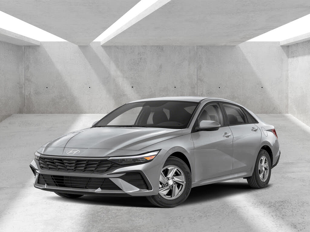 2025 Hyundai Elantra Essential FWD