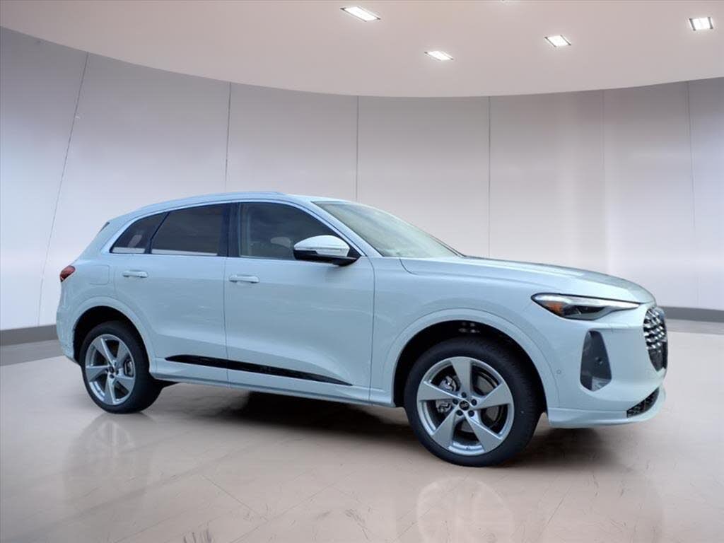 2025 Audi Q5 quattro Premium Plus 40 TFSI