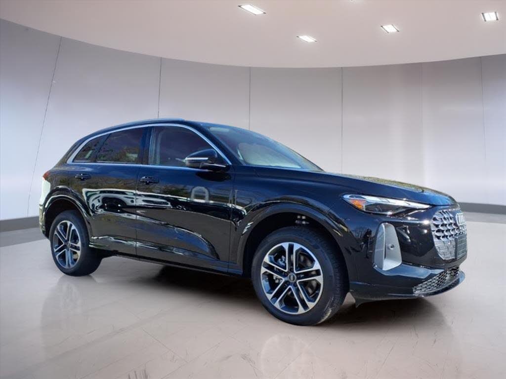 2025 Audi Q5 quattro Premium 40 TFSI