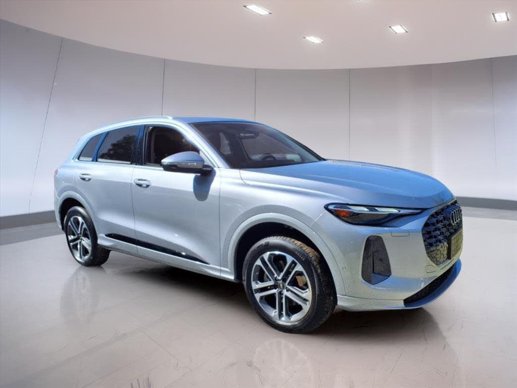 2025 Audi Q5 quattro Premium 40 TFSI